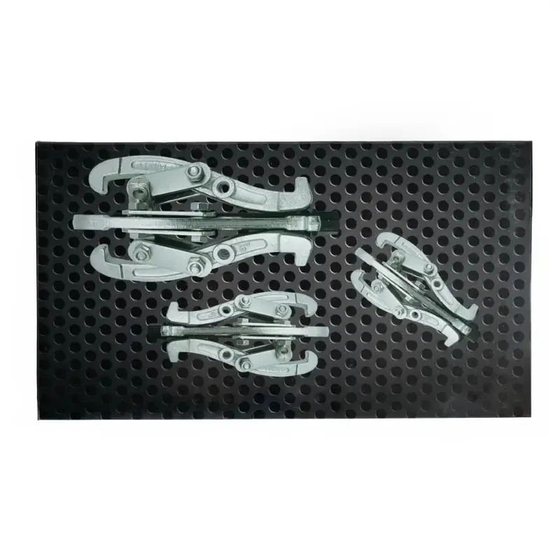 3PC REVERSIBLE THREE LEG TRIPLE GEAR PULLER SET (3″, 4″, 6″) - Image 5