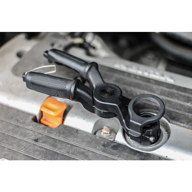 Handsfree Oil Funnel Set With Holding Clamp When Pouring - Image 3